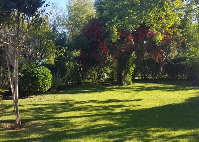 Casona La Florida Con Parque Y Pileta, A Una Cuadra Del Rio