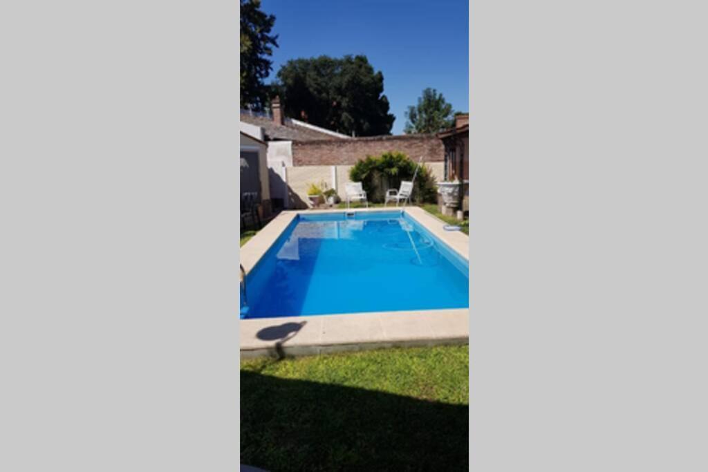 Casona La Florida Con Parque Y Pileta, A Cuadra Del Rio Holiday home Rosario